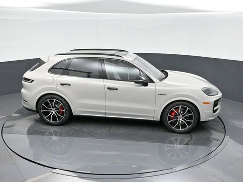 New 2026 Porsche Cayenne S AWD/4WD image 31