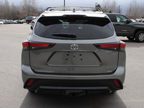 New 2026 Toyota Highlander XLE image 6