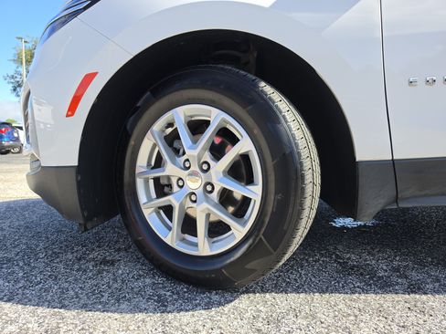 Used 2024 Chevrolet Equinox LT FWD image 39