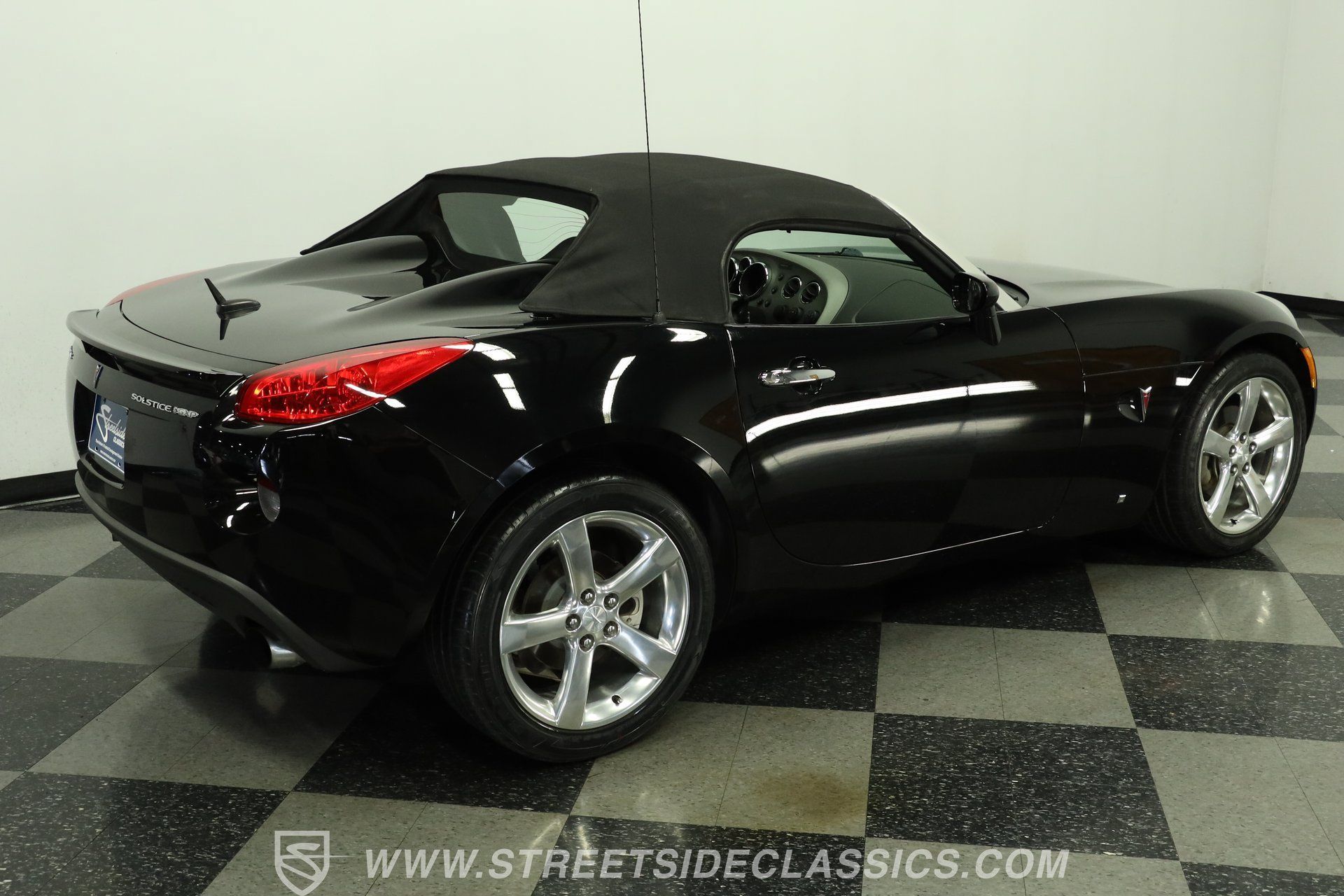 Used 2007 Pontiac Solstice GXP w/ Premium Package RWD image 12