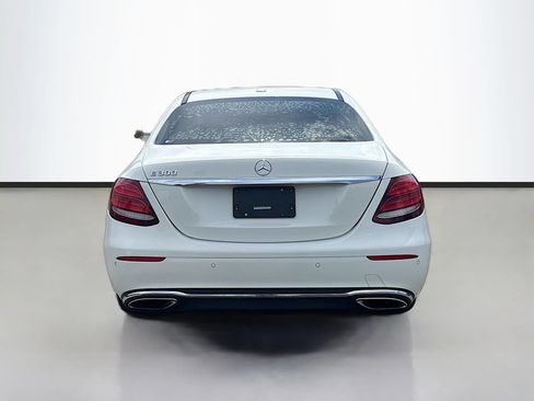 Used 2018 Mercedes-Benz E 300 image 4