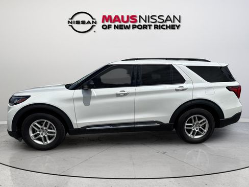 Used 2025 Ford Explorer Active RWD image 7