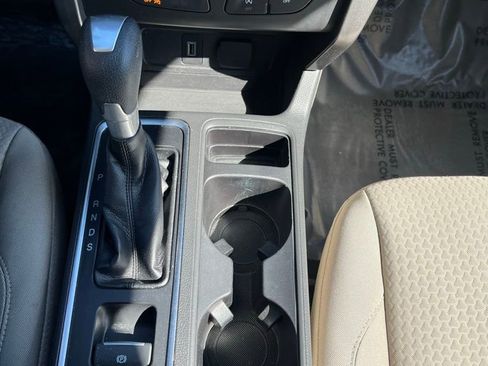 Used 2017 Ford Escape SE image 18