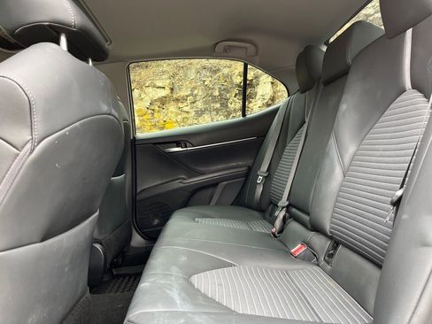 Used 2023 Toyota Camry SE w/ Convenience Package image 11