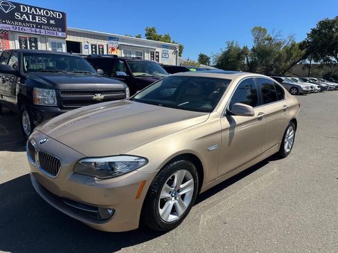 Used 2011 BMW 528i Sedan RWD image 1