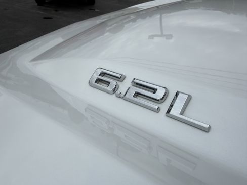 Used 2021 Chevrolet Silverado 1500 High Country w/ Technology Package image 15