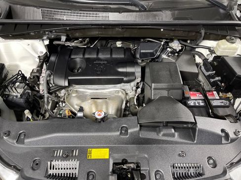 Used 2019 Toyota Highlander LE FWD image 9