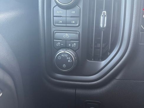 Used 2020 Chevrolet Silverado 1500 Custom Trail Boss w/ Custom Convenience Package image 11