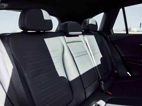 Used 2026 Mercedes-Benz GLC 300 image 40