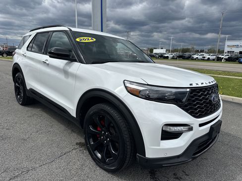 Used 2024 Ford Explorer ST w/ Equipment Group 401A AWD/4WD image 17