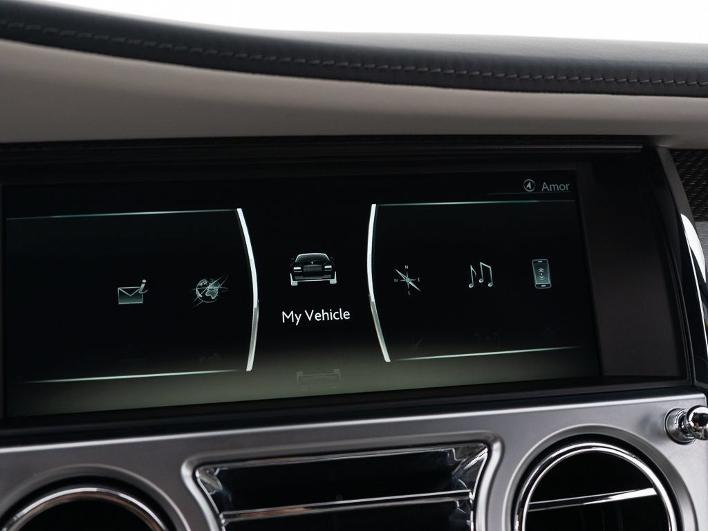 Certified 2018 Rolls-Royce Dawn RWD image 45