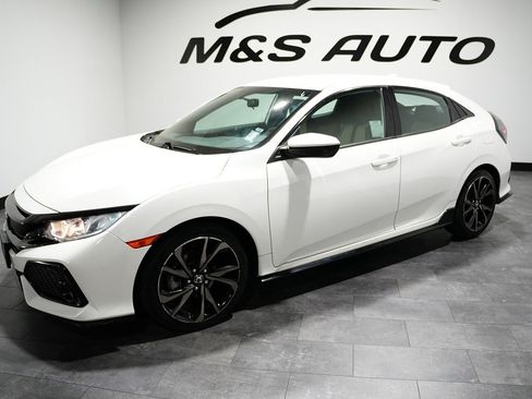 Used 2017 Honda Civic Sport image 4