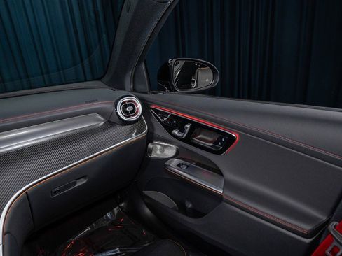 New 2025 Mercedes-Benz GLC 43 AMG 4MATIC image 25