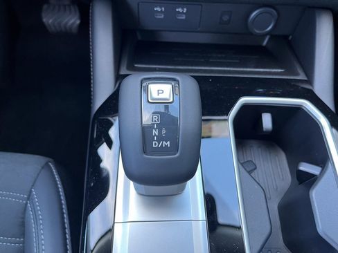 New 2025 Mitsubishi Outlander SE image 16