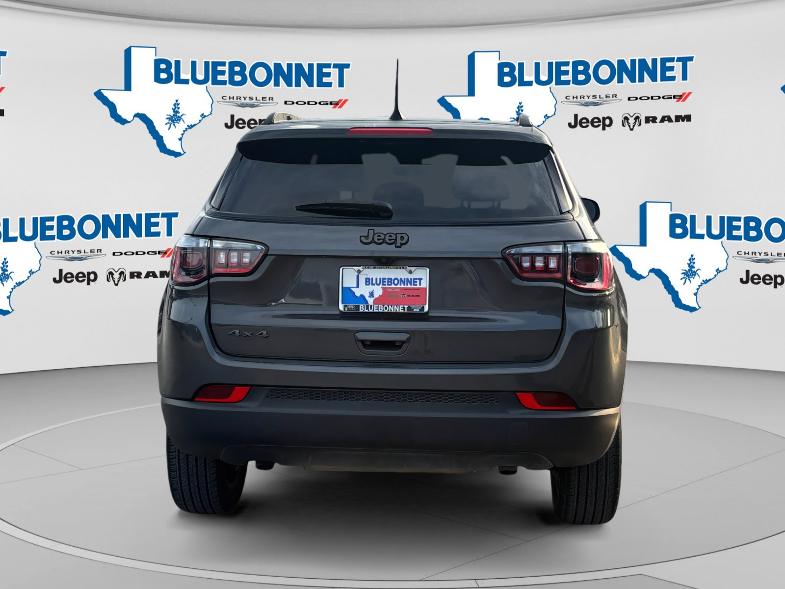 Used 2024 Jeep Compass Latitude w/ Convenience Group AWD/4WD image 6
