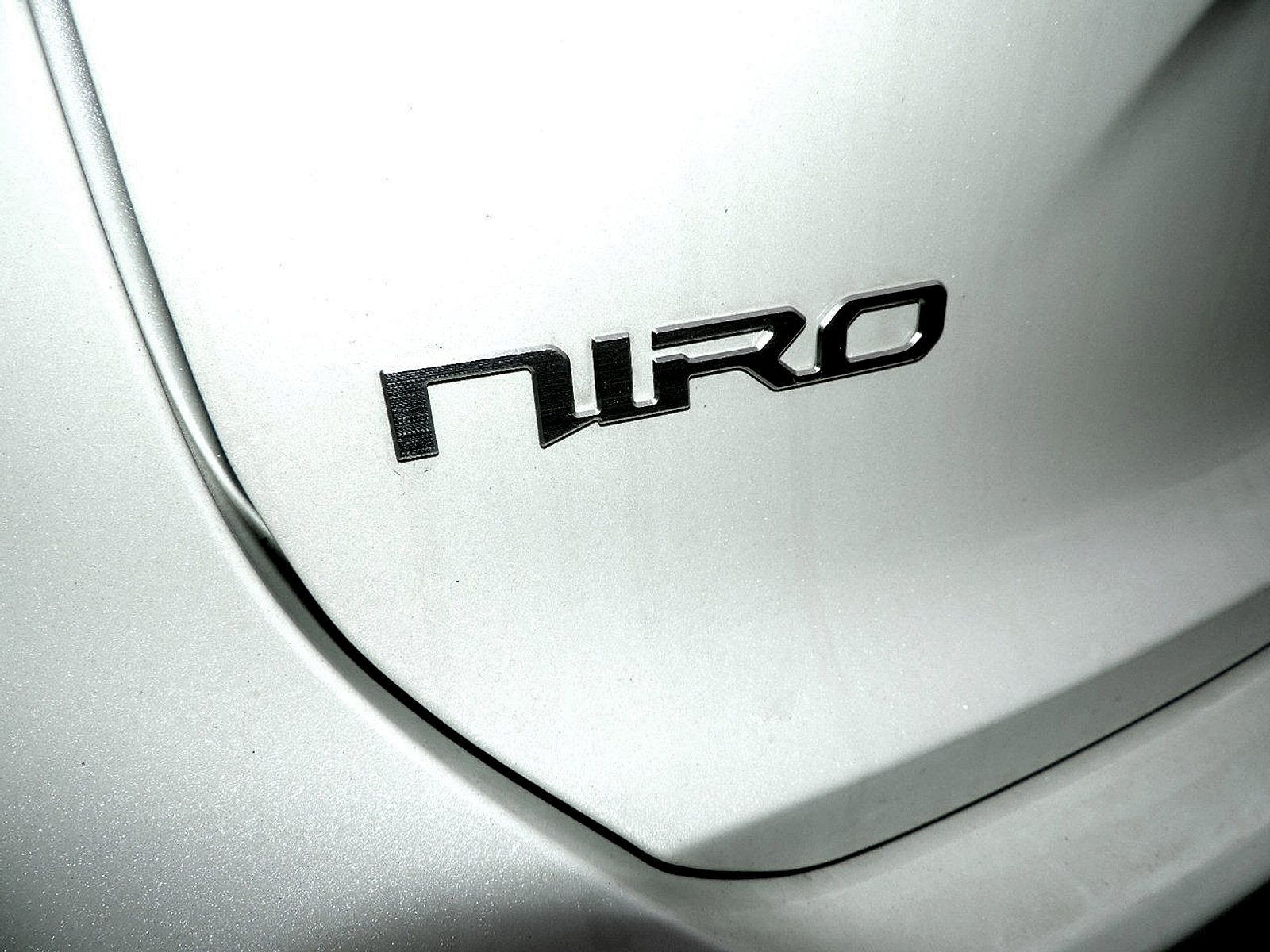 Used 2023 Kia Niro Wave FWD image 8