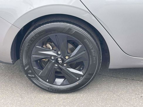 Used 2023 Hyundai Elantra SEL image 8