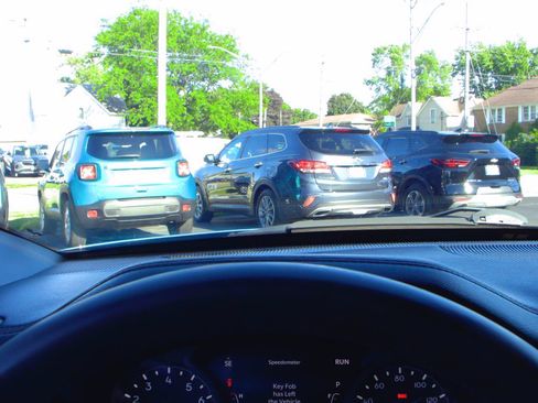 Used 2023 Jeep Compass Limited w/ Sun and Sound Group AWD/4WD image 17