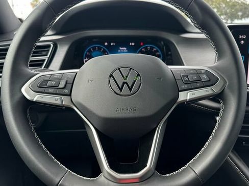 New 2024 Volkswagen Atlas Cross Sport SE FWD image 23