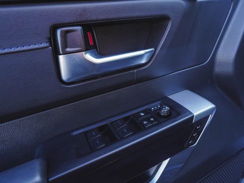 Used 2024 Toyota Tundra Platinum image 9