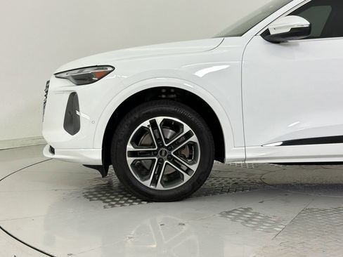 Certified 2025 Audi Q5 Premium w/ Convenience Package AWD/4WD image 18