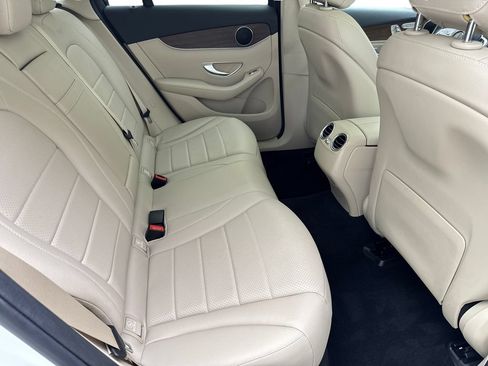 Used 2021 Mercedes-Benz GLC 300 4MATIC image 38