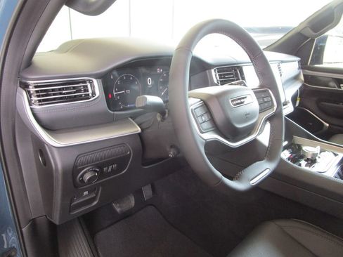 New 2026 Jeep Grand Wagoneer Limited AWD/4WD image 36