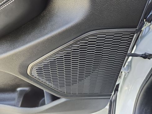 Used 2023 Jeep Grand Cherokee L Laredo image 15