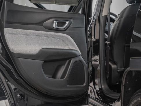 Certified 2022 Jeep Compass Latitude AWD/4WD image 37