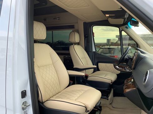 Used 2020 Mercedes-Benz Sprinter 2500 image 25