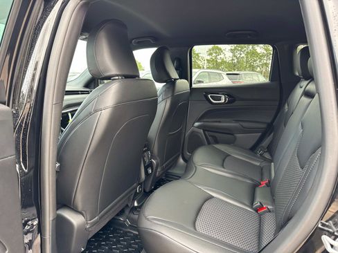 New 2026 Jeep Compass Latitude image 15