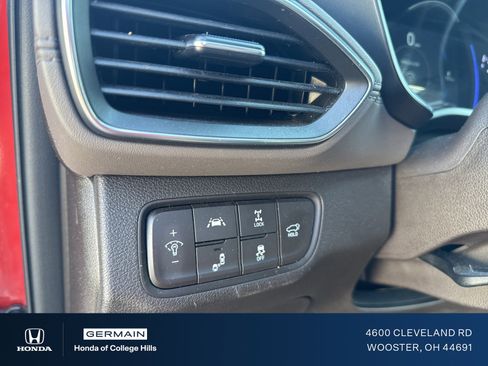 Used 2020 Hyundai Santa Fe SEL w/ Convenience Package image 16