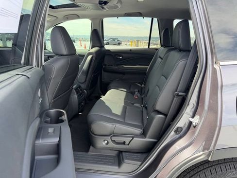 Certified 2021 Honda Pilot Touring image 15