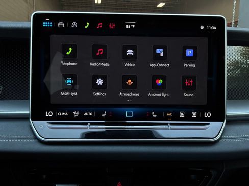 Used 2026 Volkswagen Tiguan SE FWD image 28