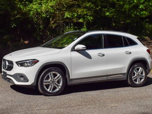 Used 2021 Mercedes-Benz GLA 250 4MATIC image 2