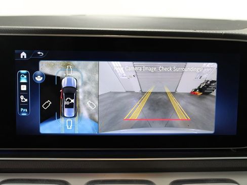 Used 2025 Mercedes-Benz GLS 450 4MATIC image 34