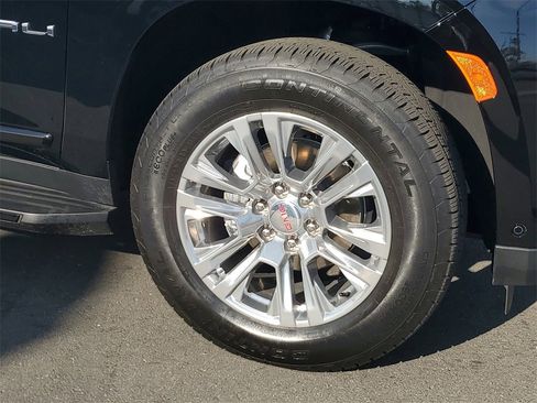 Used 2024 GMC Yukon Denali w/ Advanced Technology Package image 5