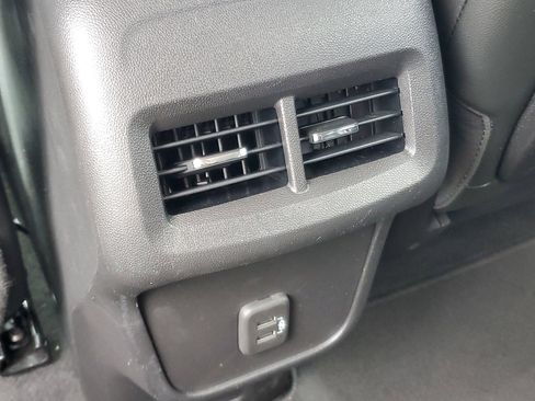 Used 2022 GMC Terrain SLT w/ LPO, Floor Liner Package FWD image 16