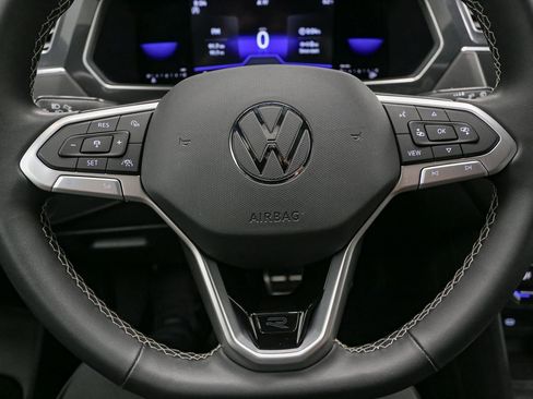 Certified 2023 Volkswagen Tiguan SE R-Line FWD image 41