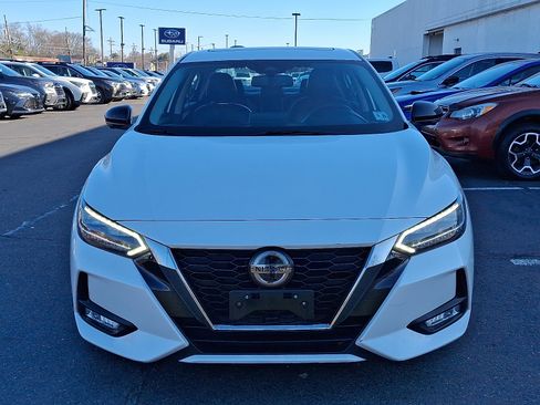 Used 2021 Nissan Sentra SR w/ SR Premium Package image 2