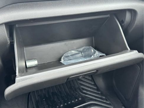 Used 2023 Chevrolet Silverado 1500 Custom image 28