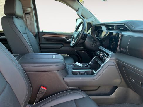 Used 2024 GMC Sierra 2500 Denali w/ Denali Reserve Package AWD/4WD image 15