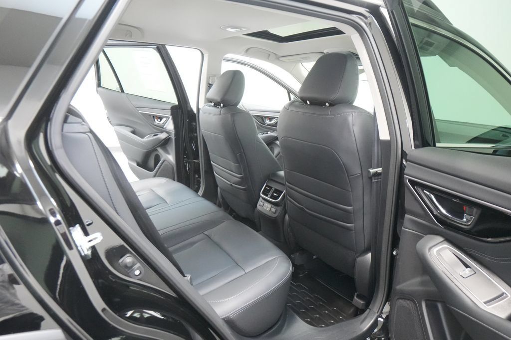Used 2023 Subaru Outback Limited AWD/4WD image 34