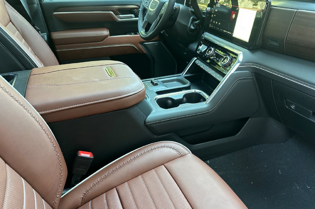 Used 2026 GMC Sierra 2500 Denali Ultimate w/ Max Trailering Package AWD/4WD image 16