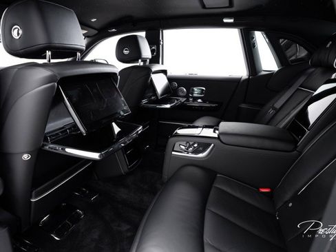 Used 2022 Rolls-Royce Phantom Sedan image 42