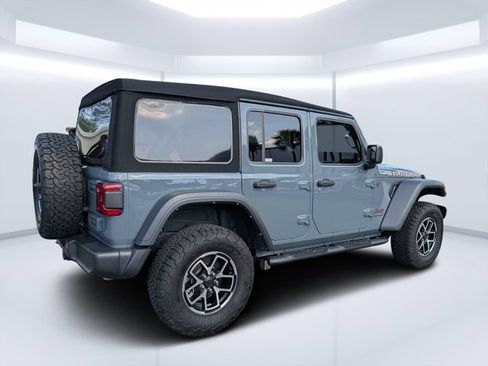Certified 2024 Jeep Wrangler Unlimited Rubicon AWD/4WD image 3