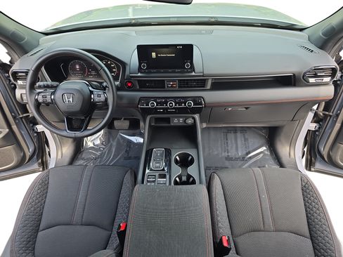 Used 2025 Honda Pilot Sport image 9