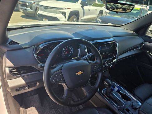 Certified 2023 Chevrolet Traverse LT w/ LT Premium Package AWD/4WD image 6