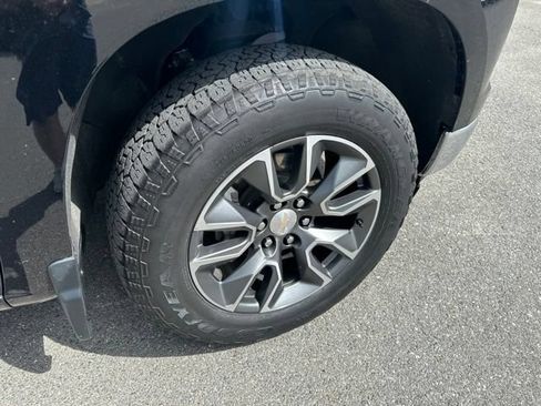 Used 2023 Chevrolet Silverado 1500 LT AWD/4WD image 7