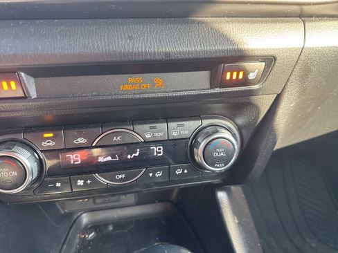 Used 2017 MAZDA MAZDA3 Grand Touring image 21